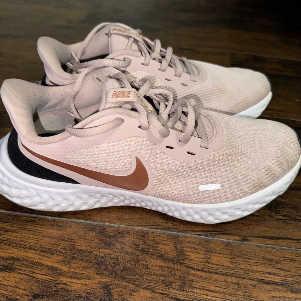 Nike Pink Running Shoes